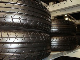 �ھ���Ź�ۥ�����4�ܥ��å� �襳�ϥ� A200 145/70R12